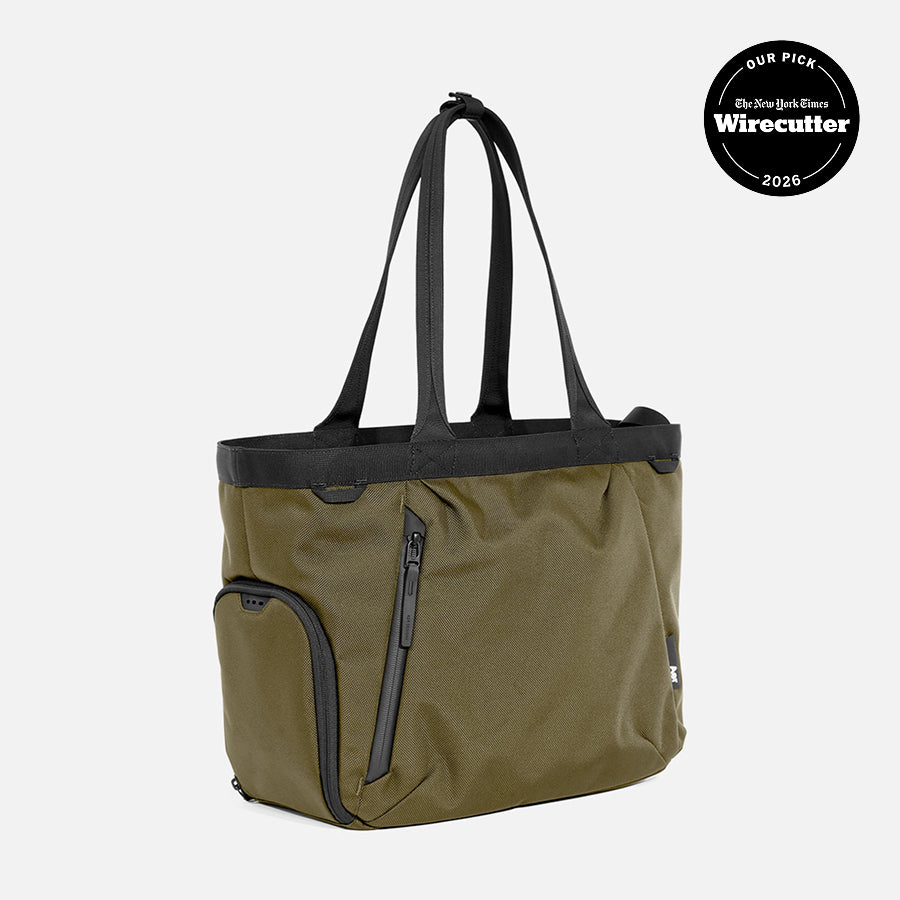 AER15018_gymtote2_olive_34hero